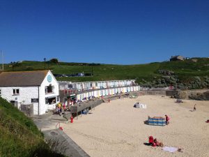 Read more about the article Beaches throughout Cornwall