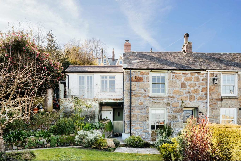 Exterior of 17 Farmers Meadow in Newlyn