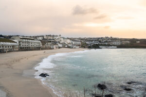 Read more about the article Stay near Porthmeor Beach, St Ives