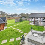 Riverside Retreat - Large Garden for Family Fun