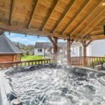 Riverside Retreat - Covered Hot Tub