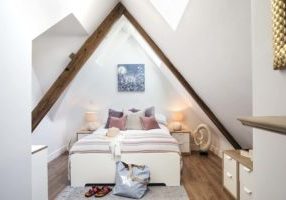 Stunning Master Bedroom in 2 The Elms